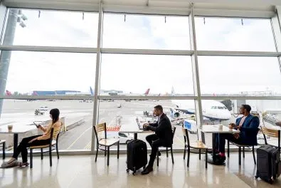 どうする?今どきの出張管理 出張費用高騰の中、企業が取り組むべき対策とは